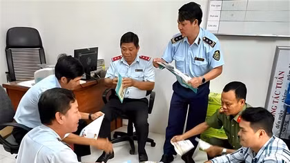 Xử phạt chủ cơ sở buôn bán sách giáo khoa giả