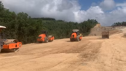 Khí thế sôi động trên công trường cao tốc Bắc - Nam qua Phú Yên