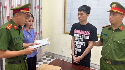 Lên mạng nhận đặt cọc vé xe khách giường nằm, chiếm đoạt tiền của hàng trăm người