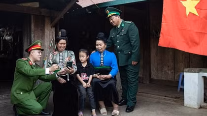 Sống trong lòng nhân dân