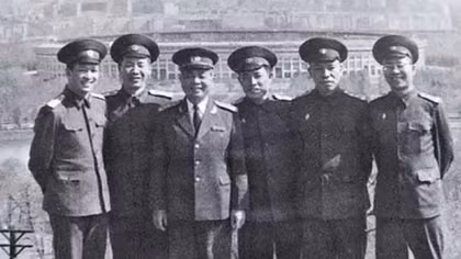 Tay súng, tay kèn trên chiến hào Điện Biên Phủ