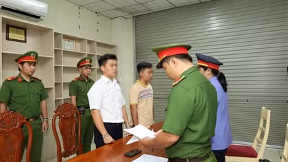 Thêm một Phó Giám đốc và Đăng kiểm viên ở Hậu Giang bị khởi tố