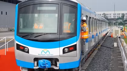 Ưu đãi cho khách đi Metro số 1 dài ngày hoặc mua vé không dùng tiền mặt
