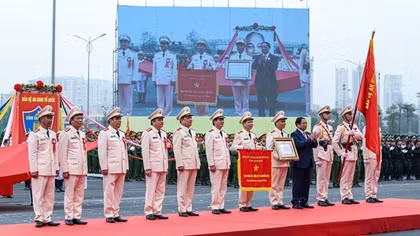 Xây dựng lực lượng CSCĐ "pháp luật sắc, nghiệp vụ tinh, công nghệ giỏi, ngoại ngữ tốt, hình ảnh đẹp”