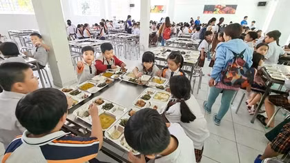 Trước thềm năm học mới, lại lo chất lượng bữa ăn học đường