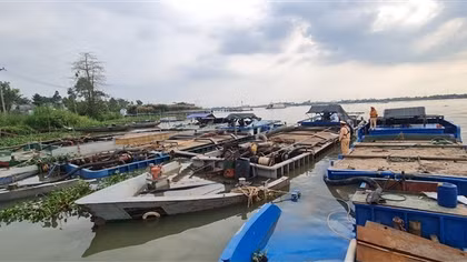 Máu đổ vì "cát tặc" (Bài 2)