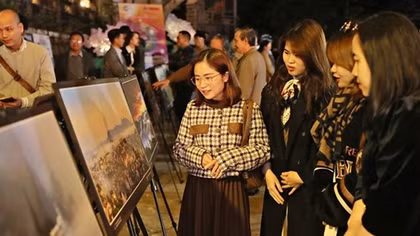 Triển lãm nghệ thuật Những sắc màu thành phố Ngàn Hoa
