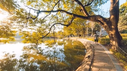 Miền Bắc trưa hửng nắng ấm, nhiệt độ tăng nhẹ