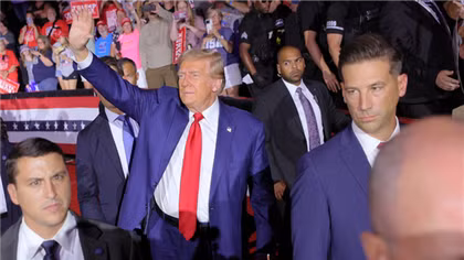 Tổng thống Biden chỉ đạo bảo vệ ông Trump gần như tổng thống đương nhiệm