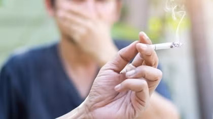 Tăng mạnh thuế thuốc lá có giảm được số người hút?