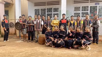 Già làng Tây Nguyên kể chuyện Tết