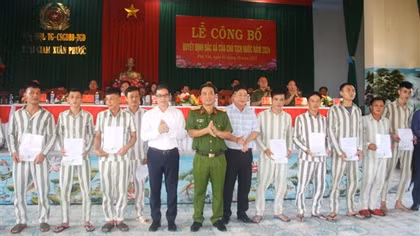Nhiều trại giam công bố quyết định đặc xá cho phạm nhân