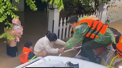 Ghi nhận của PV Báo CAND tại rốn lũ Thái Nguyên: Những sáng kiến của Công an làm ấm lòng người dân trong hoạn nạn