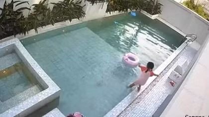 Cháu gái còn lại trong vụ 2 chị em ruột đuối nước ở bể bơi đã tử vong