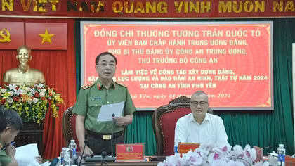 Thứ trưởng Trần Quốc Tỏ làm việc với Công an tỉnh Phú Yên
