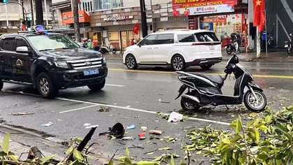 Người phụ nữ bị cành cây rơi trúng người trong mưa dông đã không qua khỏi
