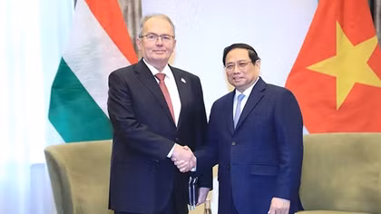 Thủ tướng Phạm Minh Chính tiếp lãnh đạo Hội Hữu nghị và lãnh đạo các đảng của Hungary