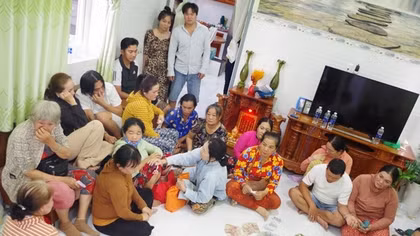 Phá tụ điểm đánh bạc ở Tiền Giang, tạm giữ hơn 500 triệu đồng