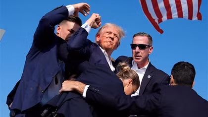 Cựu Tổng thống Mỹ Donald Trump bị bắn khi đang vận động tranh cử