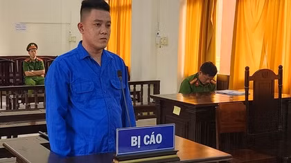 Bị phạt 17 năm tù vì mua hơn 700 gram ma túy về sử dụng