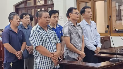 Nhận hối lộ 80 triệu đồng, 12 bị cáo trong vụ án tại Trung tâm đăng kiểm bị phạt tù