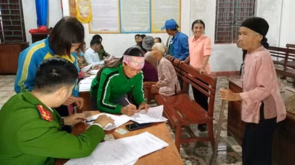 Thúc đẩy chi trả trợ cấp an sinh xã hội không dùng tiền mặt