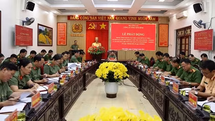 Công an các địa phương phát động phong trào thi đua đặc biệt