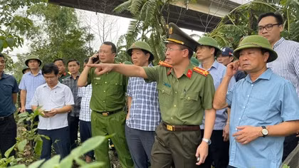 Giám đốc Công an tỉnh Phú Thọ trực tiếp chỉ đạo cứu nạn cứu hộ vụ sập cầu Phong Châu