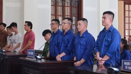 Ba anh em ruột “dắt nhau” vào tù