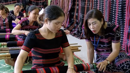 Đồng bào Tà Ôi “giữ hồn” thổ cẩm