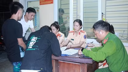 Công an TP Vinh xử lý thanh, thiếu niên vi phạm Luật giao thông