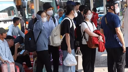 Vì sao hành khách không mặn mà với bến xe?