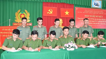 Cảnh sát PCCC và CNCH Công an các tỉnh miền Tây ký kết giao ước thi đua