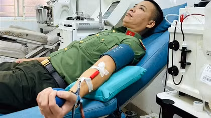 Đại úy Công an từ Quảng Nam ra Đà Nẵng hiến máu cứu người