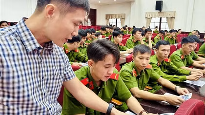 Thiết thực “Ngày hội việc làm” cho chiến sĩ nghĩa vụ Công an tỉnh Quảng Nam