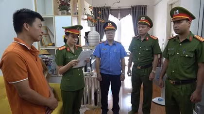 Bắt một Trưởng Ban quản trị chung cư về hành vi tham ô tài sản