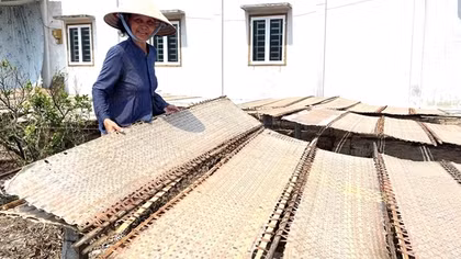 Đặc sản miền Tây vào vụ Tết, giá nhích nhẹ