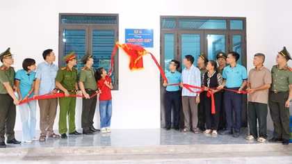 Bàn giao “Ngôi nhà 19/8” tại Ba Bể