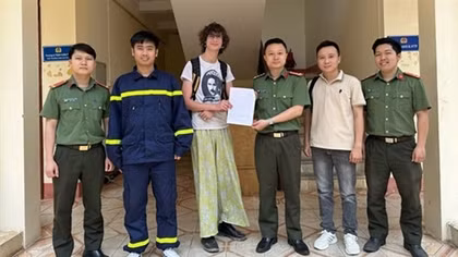 Trắng đêm tìm kiếm, cứu hộ du khách người Anh bị lạc trong rừng