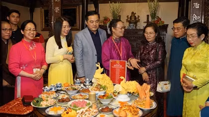 Hơn 90.000 lượt du khách trong và ngoài nước đến Lễ hội Tết Việt