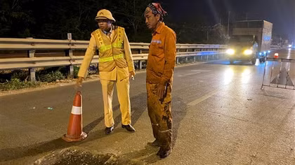 "Sờ gáy" nhà thầu thi công cẩu thả trên QL1A gây mất ATGT