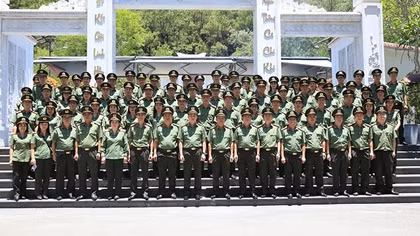 Tri ân các Anh hùng liệt sĩ và viếng mộ Đại tướng Võ Nguyên Giáp