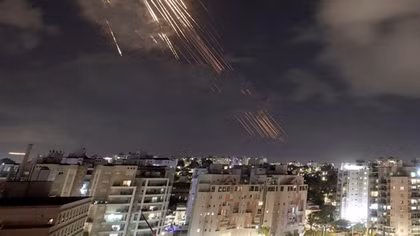 Israel tấn công trả đũa Iran