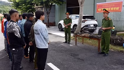 Lan tỏa sâu rộng phong trào "Trao sinh kế, đổi vũ khí"