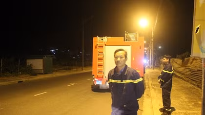 Huy động hơn 100 người chữa cháy trên núi Cô Tiên