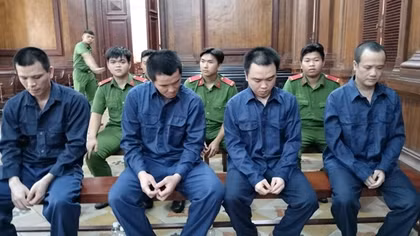 "Dằn mặt" bạn nhậu, kẻ lĩnh án tử, kẻ tù chung thân