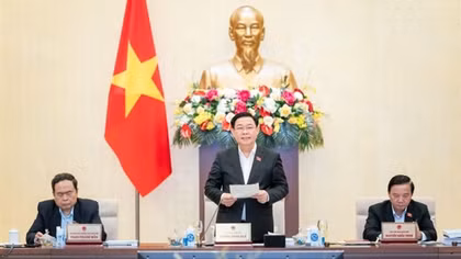 Xây dựng thang, bảng lương mới đối với đại biểu Quốc hội chuyên trách