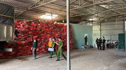 Khám xét 3 điểm sản xuất, mua bán phân bón ở Bình Thuận