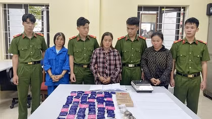 Ba "nữ quái" vận chuyển 3 bánh heroin cùng hơn 11 nghìn viên ma túy
