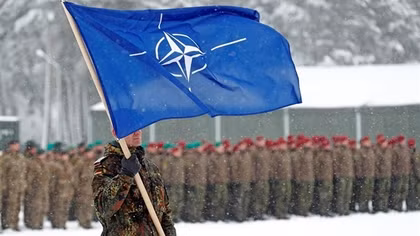 Tổng thống Putin cảnh báo NATO "đừng đùa với lửa"!